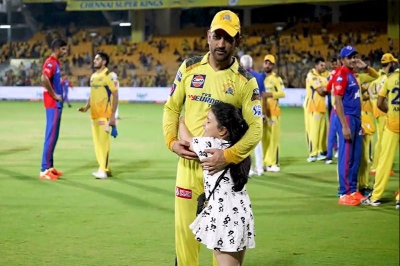 Ziva Dhoni adorably runs to MS Dhoni steals the show post CSK vs DC match