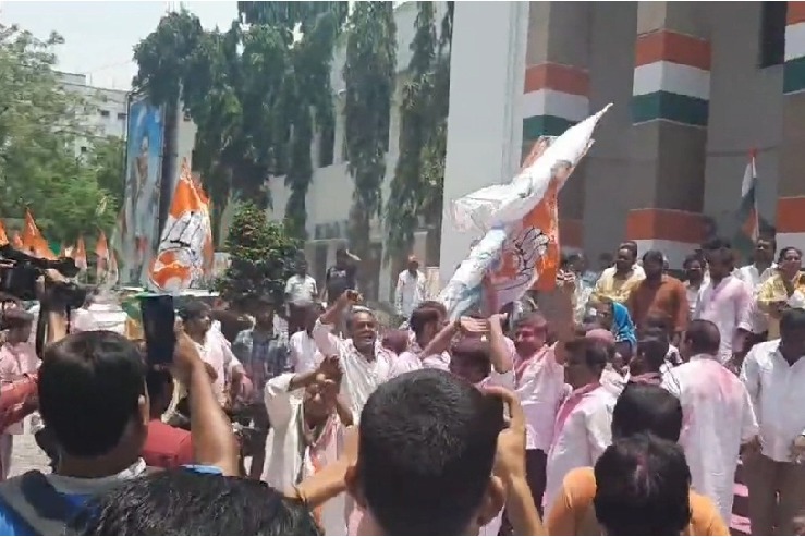 Telangana Congress celebrates Karnataka victory