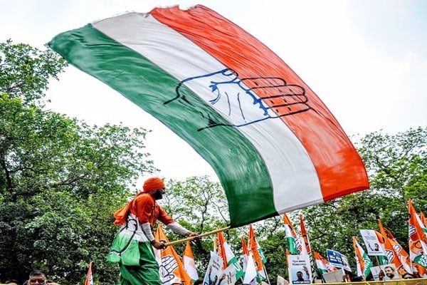 Early trends show Congress taking dominant lead over BJP