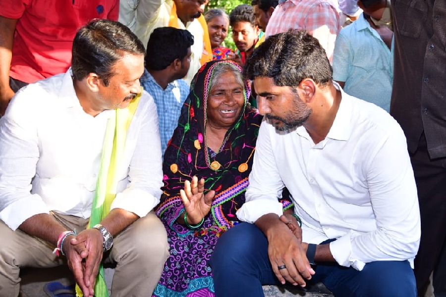Lokesh assures an old woman to go Hajj