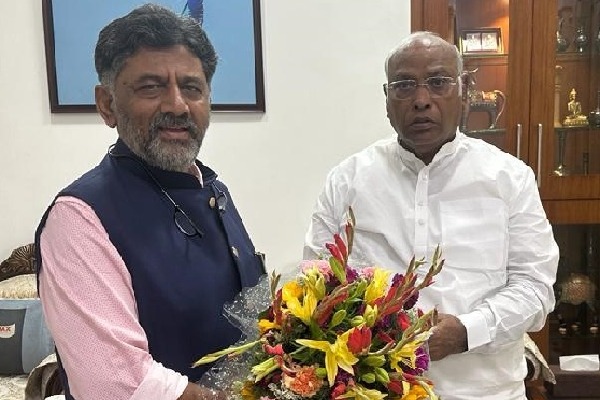 Took over the reins in 2020 when no one was ready for the job, Shivakumar tells Kharge