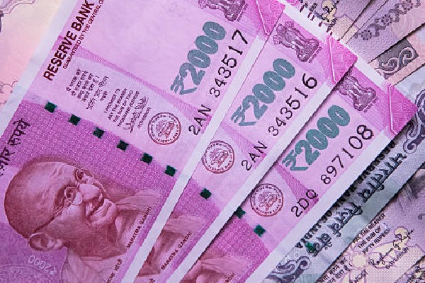 RBI issues orders on Rs 2000 currency notes 