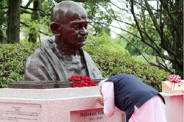 Modi unveils Mahatma Gandhi's bust in Hiroshima, says Gandhian ideals of peace reverberate globally