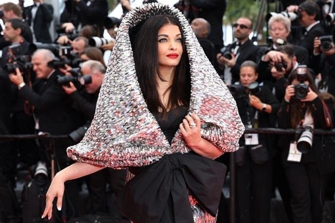 Aishwarya Rai Bachchan dazzles at Cannes 2023 red carpet