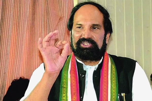 If the majority comes less than 5000 will leave politics says Uttam Kumar Reddy