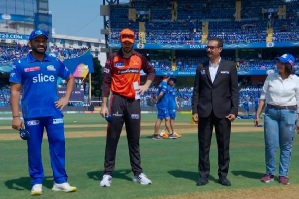 Mumbai Indians takes of SRH for a must needed win 