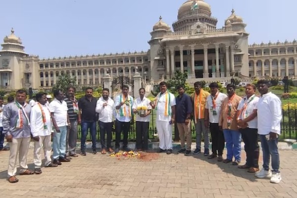 Karnataka Congress workers purify Vidhana Soudha with cow urine as BJPs corrupt term ends