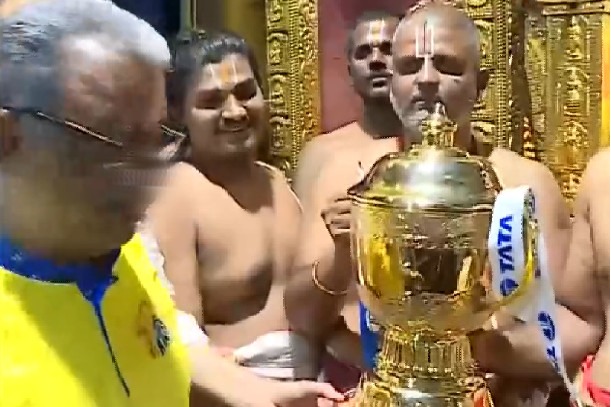 Special offerings to IPL Trophy won by CSK