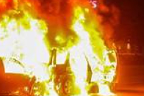 Man jumps onto cousin sisters funeral pyre