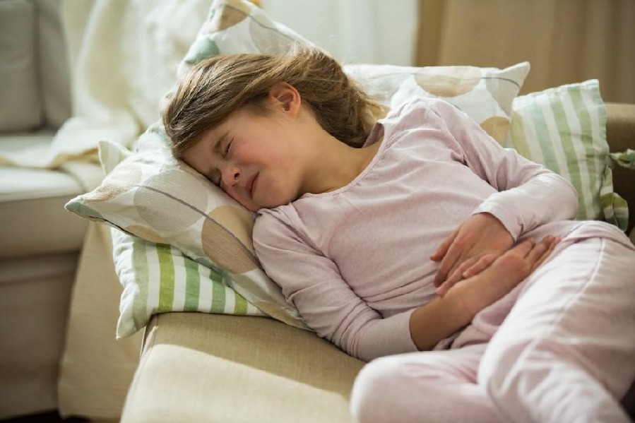 Overeating causes stomach burst in 5 year old girl