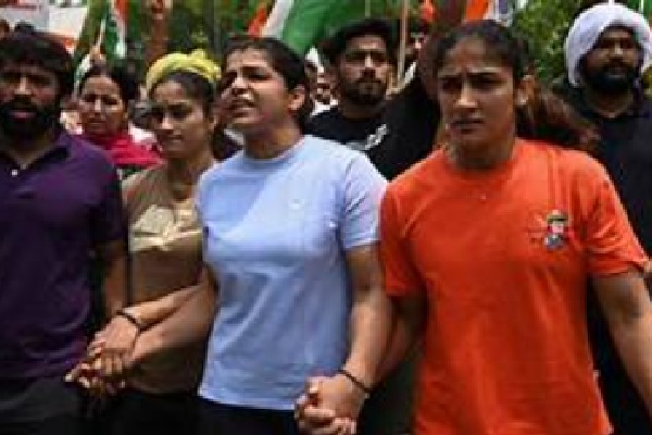 Govt Must Arrest Brij Bhushan says Rakesh Tikait
