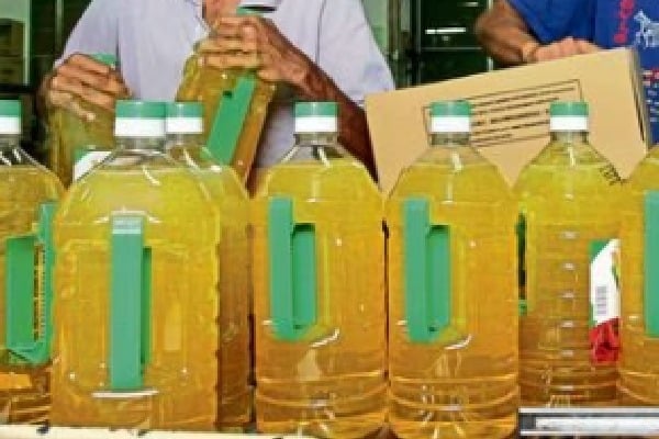 Govt asks edible oil firms to immediately slash retail prices by rs 8 to rs 12 per litre