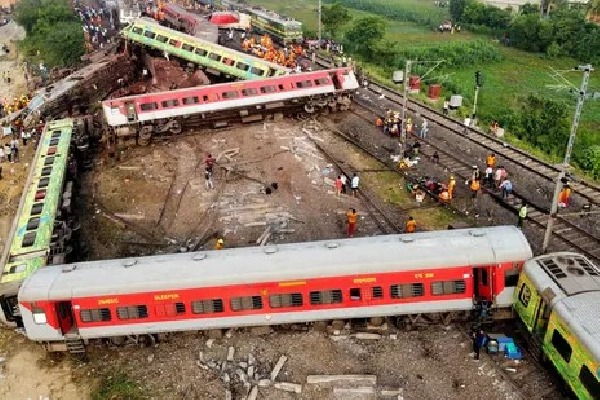 toll in Odisha train tragedy reaches 280 many still trapped Army joins rescue operations 