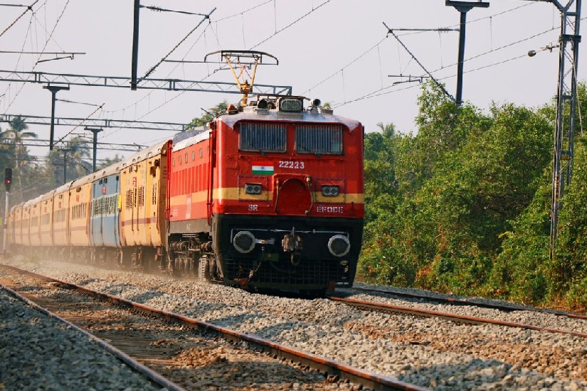 Major train accident averted in jharkhand due to prompt response of locopilot