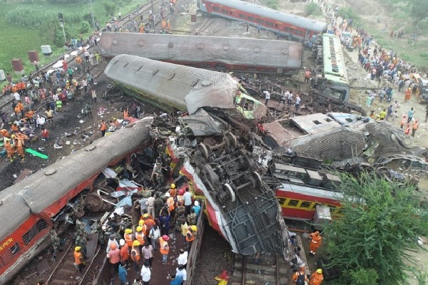 p Coromandel Express leaves Shalimar 5 days after Balasore accident