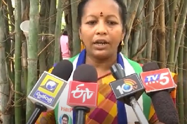YCP woman mp weeps over MLA purna chandra prasad