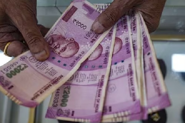 top 3 preferred items for people offloading Rs 2000 notes