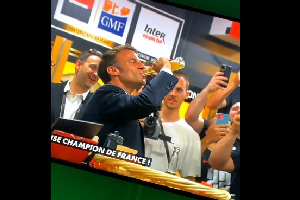 France President Macron drinks a beer in 17 seconds 