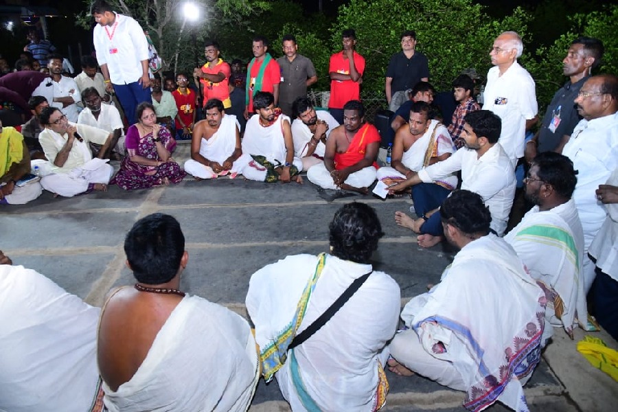 Lokesh held meeting with Brahmins in Jayampu village 