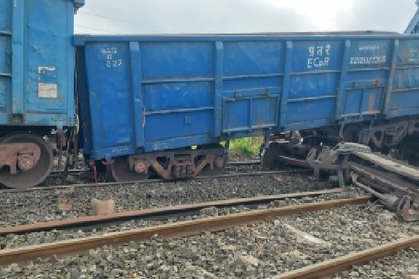 Two goods trains collide in Bengal’s Bankura , no casualty