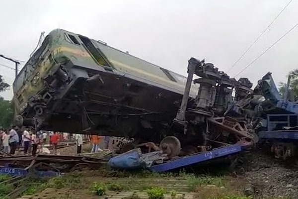 Two Good Trains Collide In West Bengal