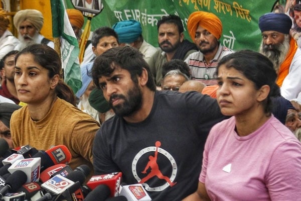 Top Wrestlers call off protest after 5 months
