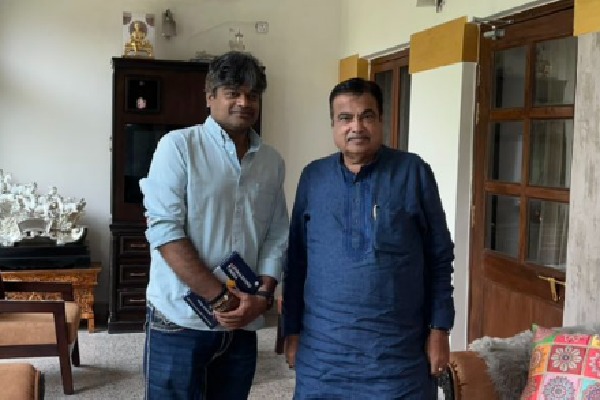Harish Shankar meets Nitin Gadkari