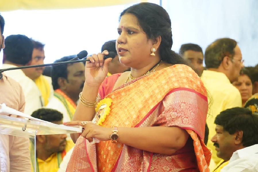 Peethala Sujatha slams YCP govt