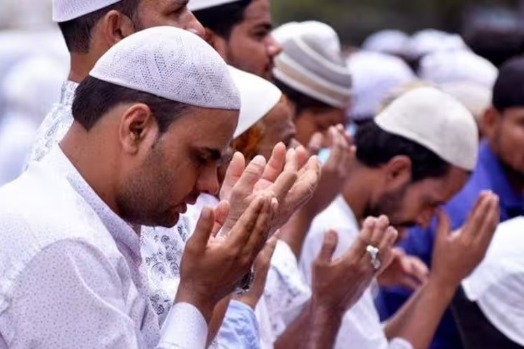 No ritualistic sacrifice at public places Lucknow Imams appeal on Eid