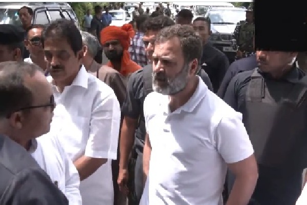 Rahul Gandhi reaches Manipur district by helicopter