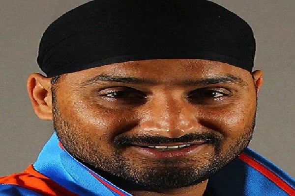 Only two Indians in Harbhajans list of best current five Test cricketers in world