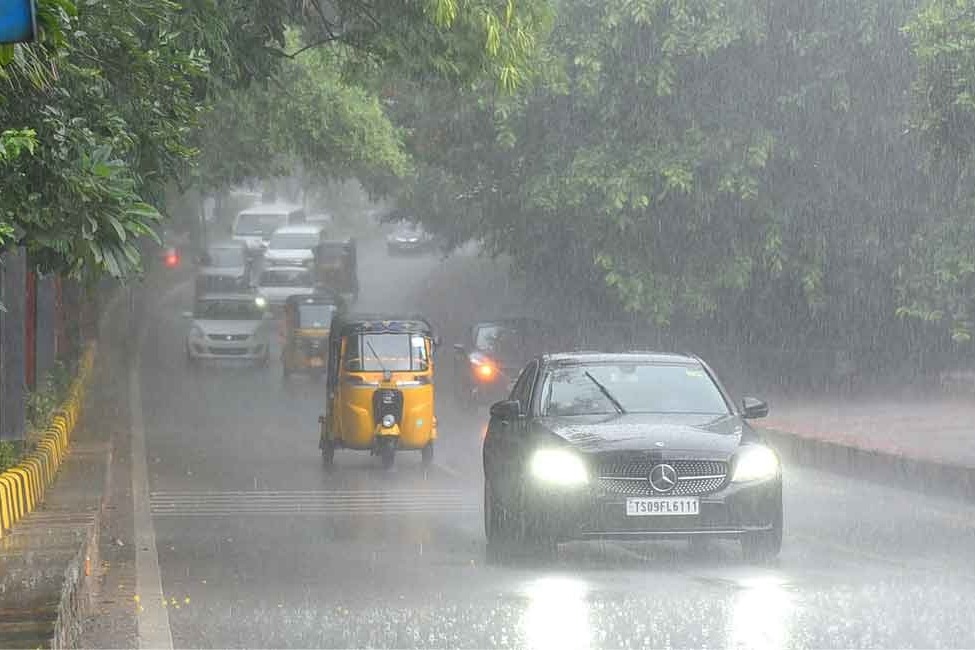 Chance to Heavy Rains in Andhra Pradesh and Telangana