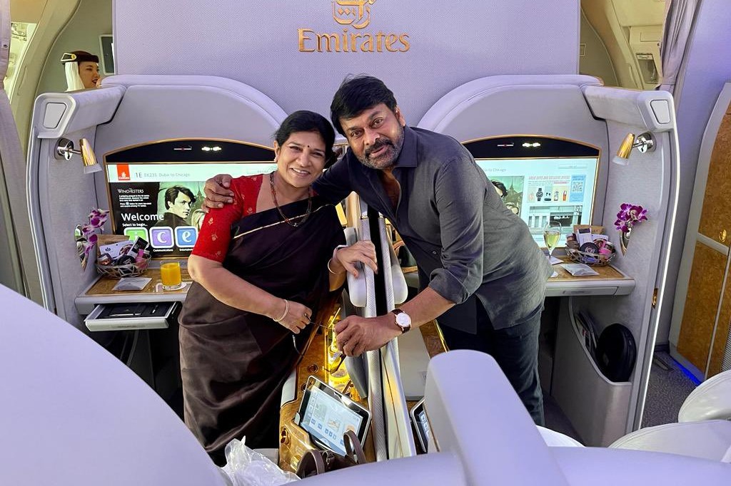 Chiranjeevi off to US along with his wife Surekha 