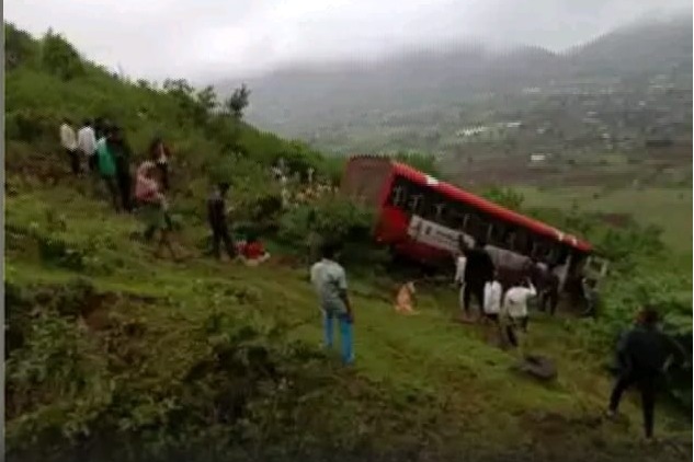 18 hurt as Maharashtra bus tumbles in gorge
