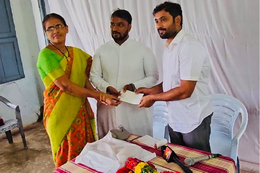 Ambati Rayudu donates Rs 5 lakhs to a school in Guntur district 