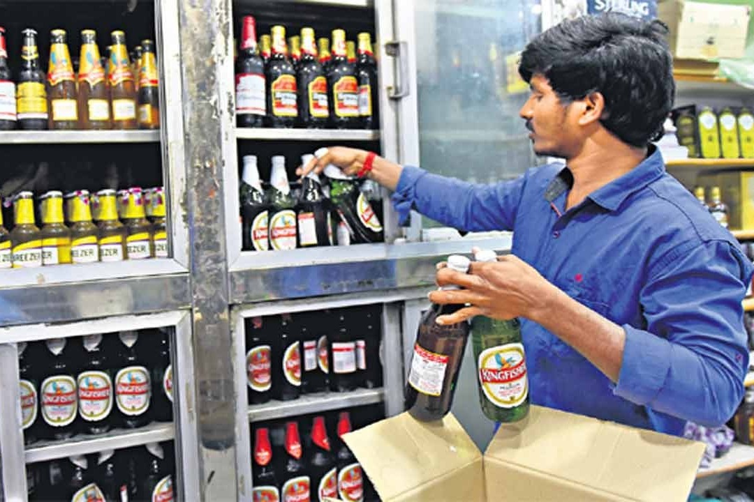 Liquor shops will be closed for two days in Hyderabad during Bonalu festival