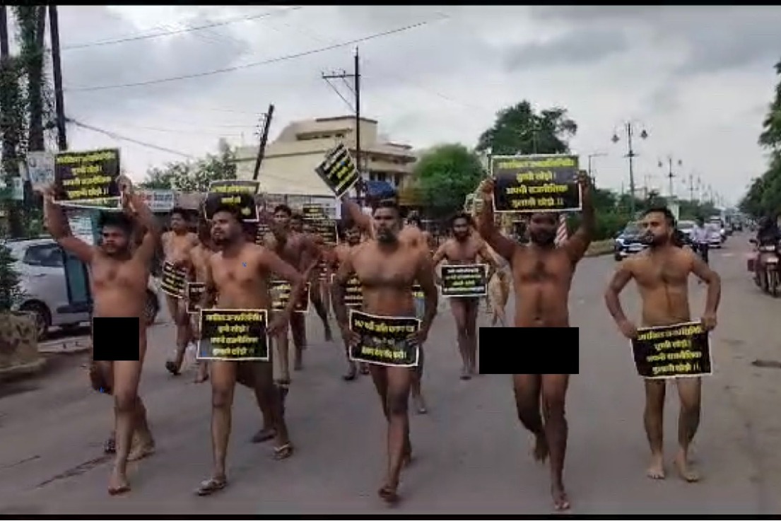 Naked protest in Raipur 