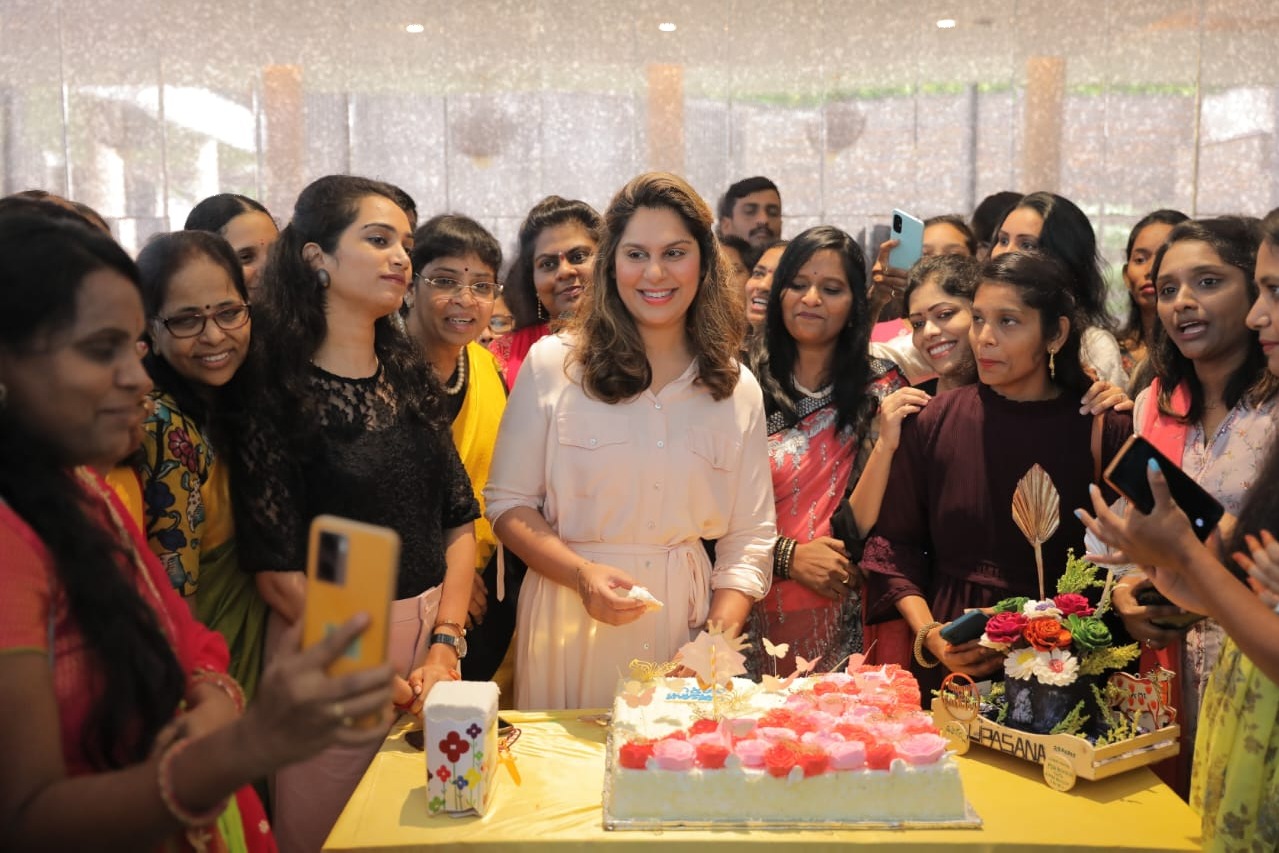Upasana celebrates her birthday with fans in ITC Hotel