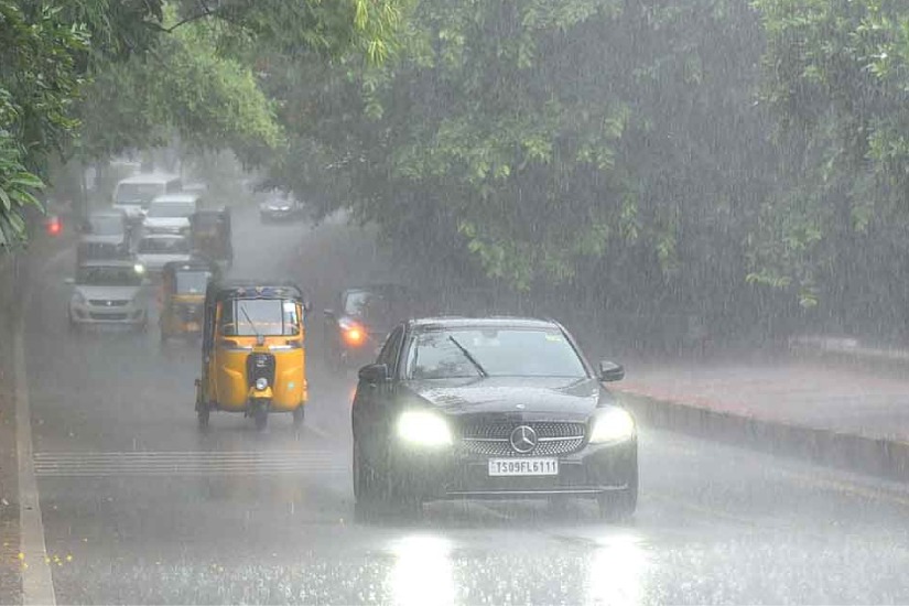 Heavy rain alert for Telangana and Andhrapradesh