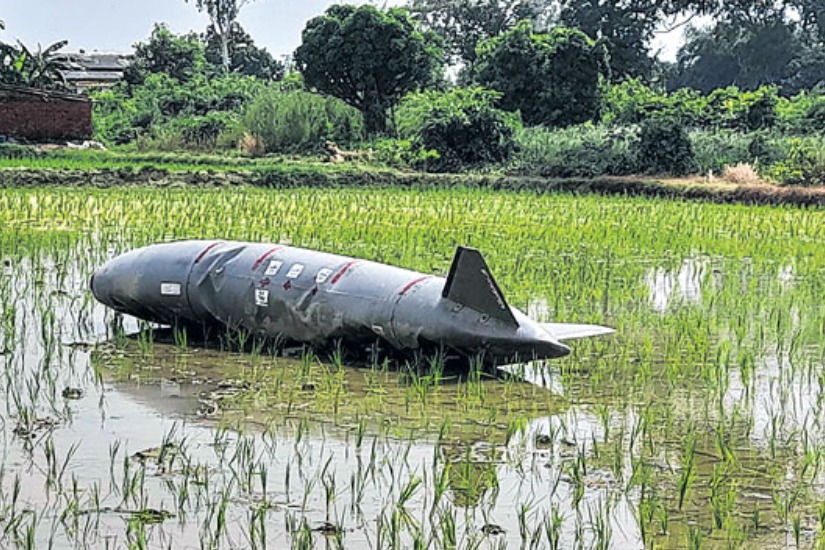 Indian airforce Pilot dumps fuel tank in agricultural field in uttarpradesh