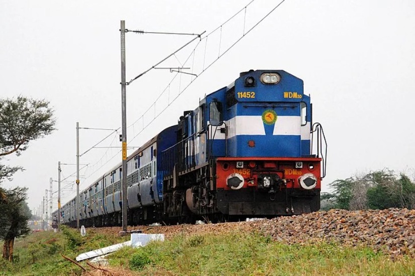 Goa express arrives 90 minutes leaves without 45 passengers 