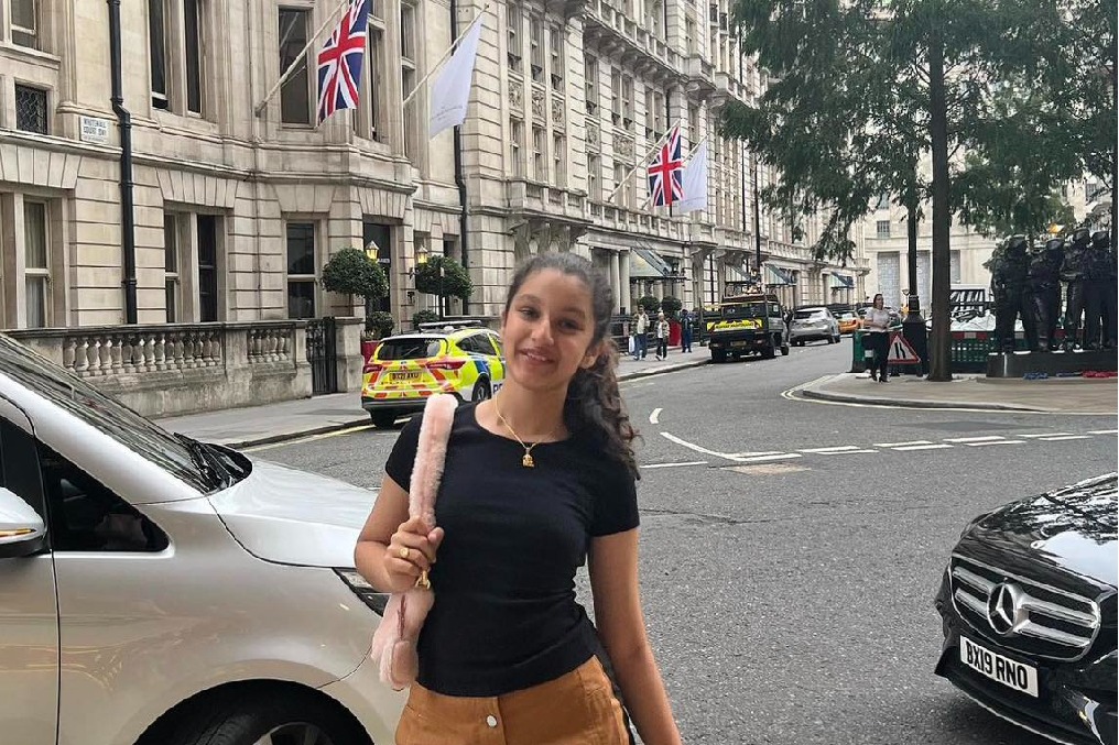 Mahesh Babu daughter Sitara in stylish look in London streets
