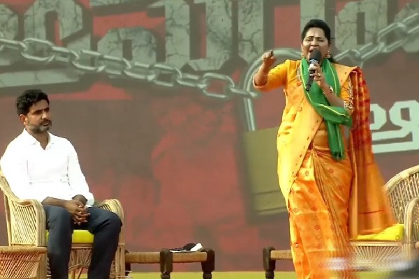 Undavalli Sridevi gets emotional in front of Nara Lokesh