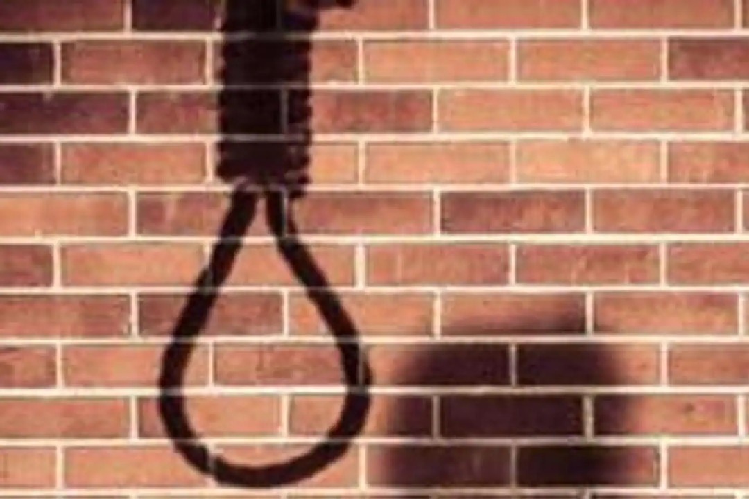 chennai mother accidentally dead by hanging herself