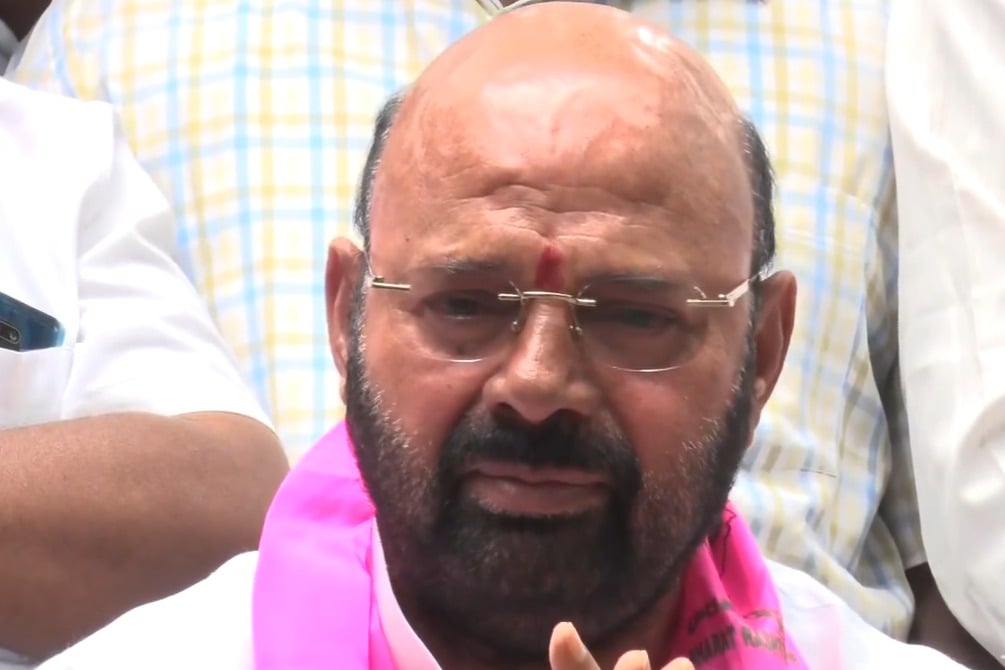 Janagama MLA Muthireddy weeps abour Palla Rajeswar Reddy