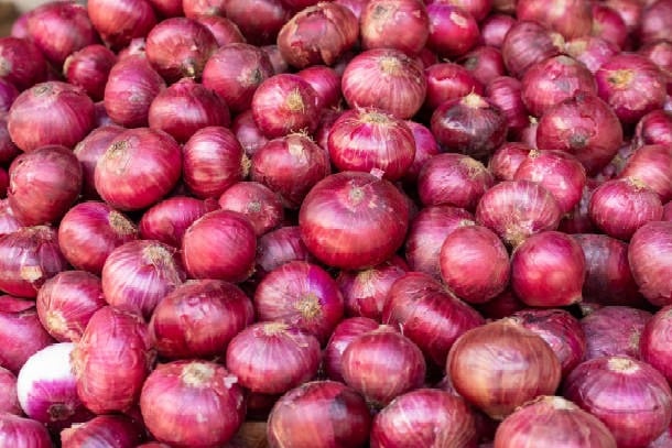 Center hikes export duty on Onions to tackle high price 