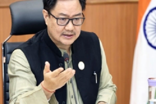 Cab rams into wall of Union Minister Rijiju's residence