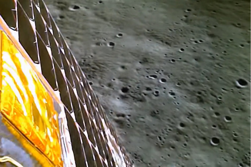 Here is how the Lander Imager Camera captured the moons image just prior to touchdown