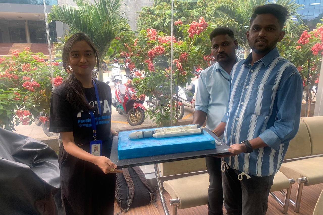 PETA India sends Isro vegan cake by Bengaluru bakery after Chandrayaan 3 success