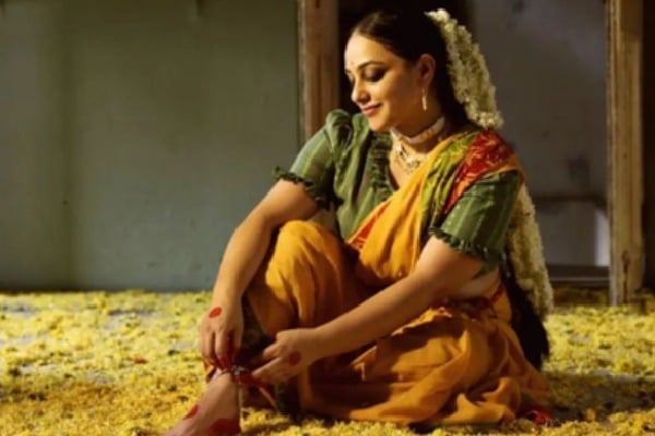 In a 'tribute to all girls who grew up in Bengal', Nithya Menen performs 'Chitrangada'